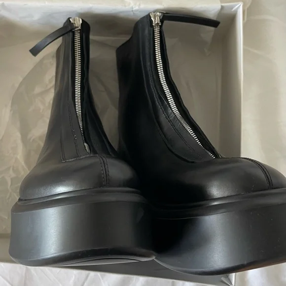 The Row Leather Combat Ankle Boots Size 41 Like New - Picture 10 of 16